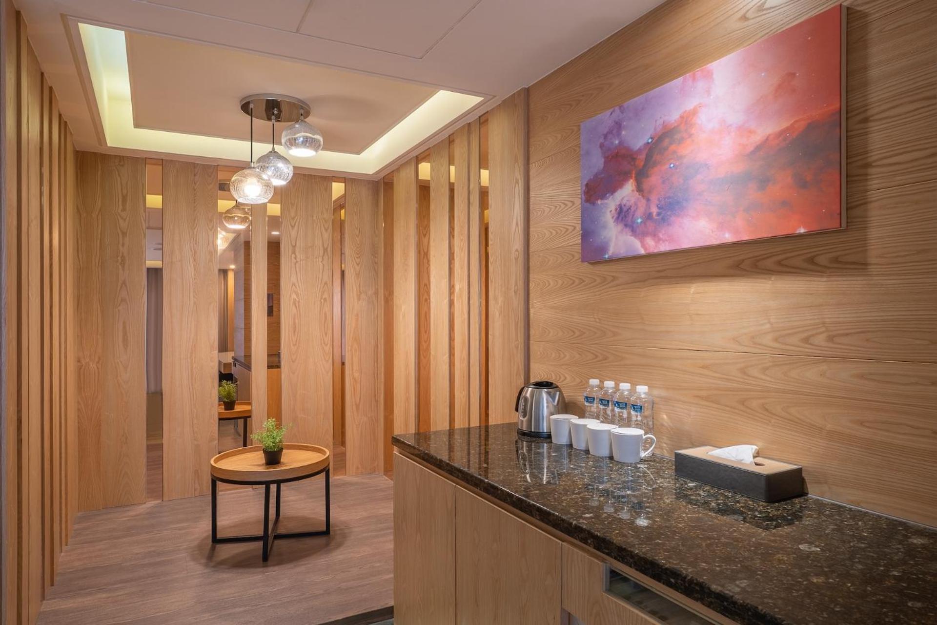 Guide Hotel Taichung Ziyou Luaran gambar