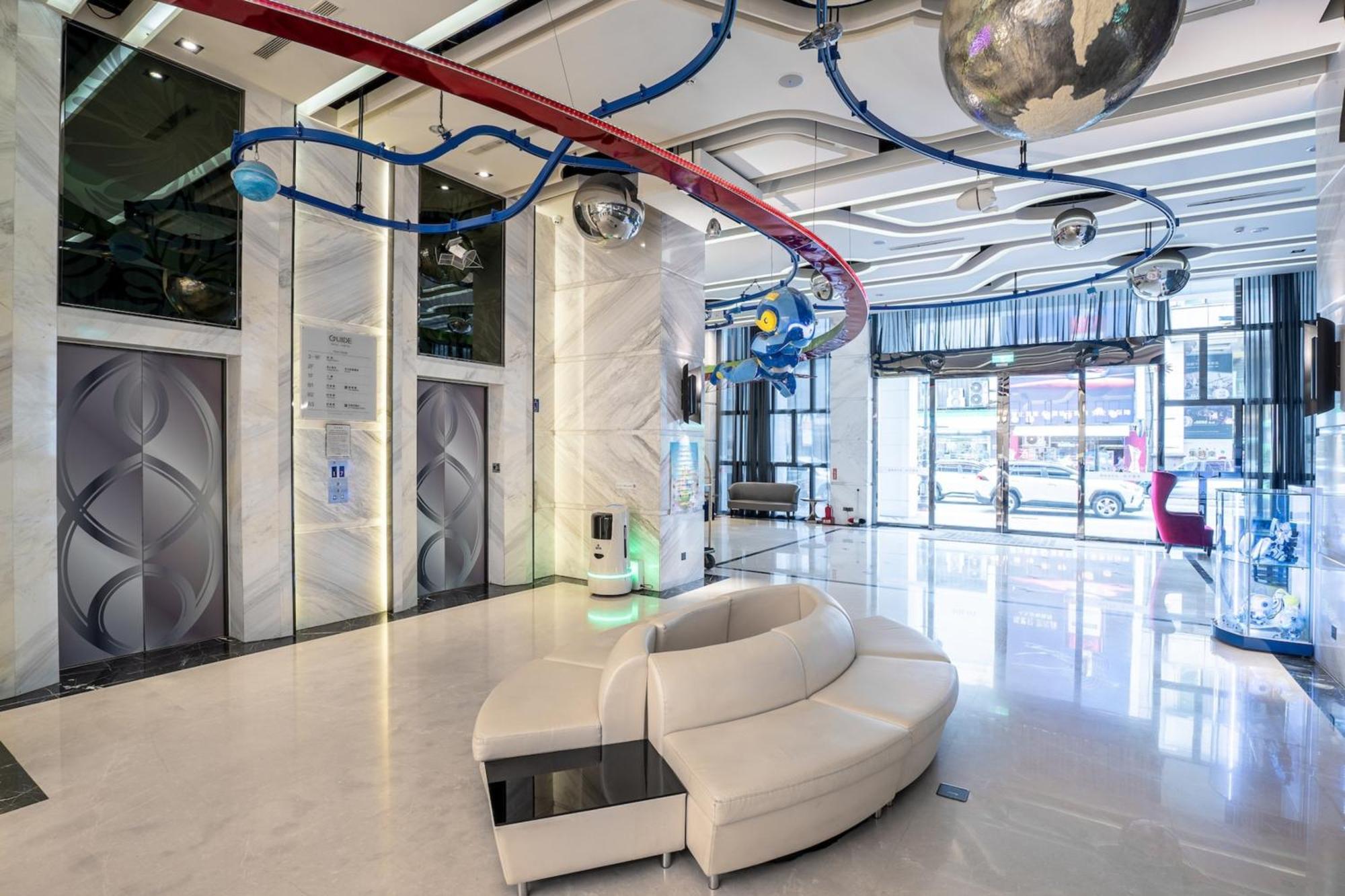 Guide Hotel Taichung Ziyou Luaran gambar