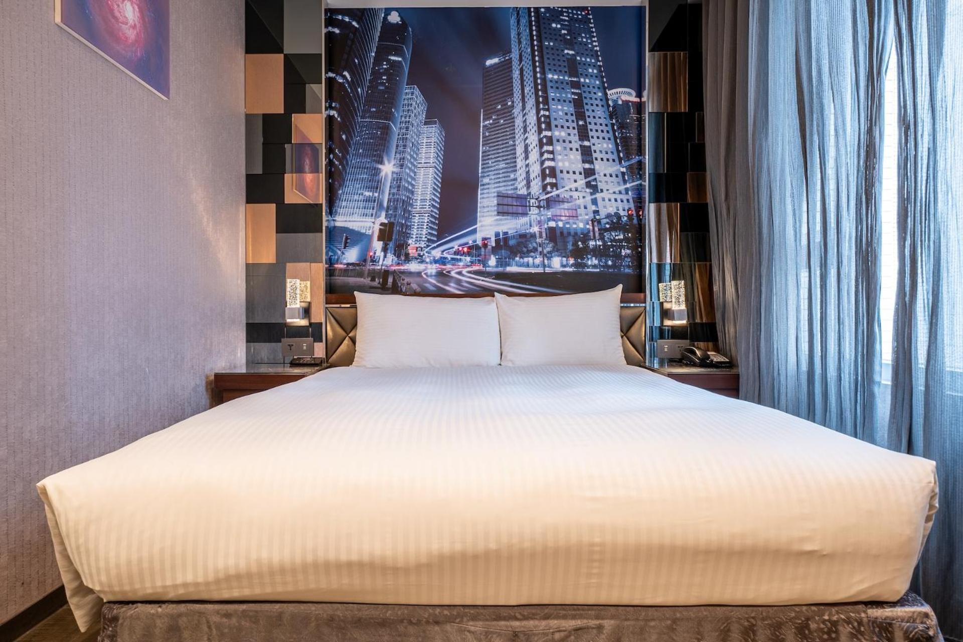 Guide Hotel Taichung Ziyou Luaran gambar